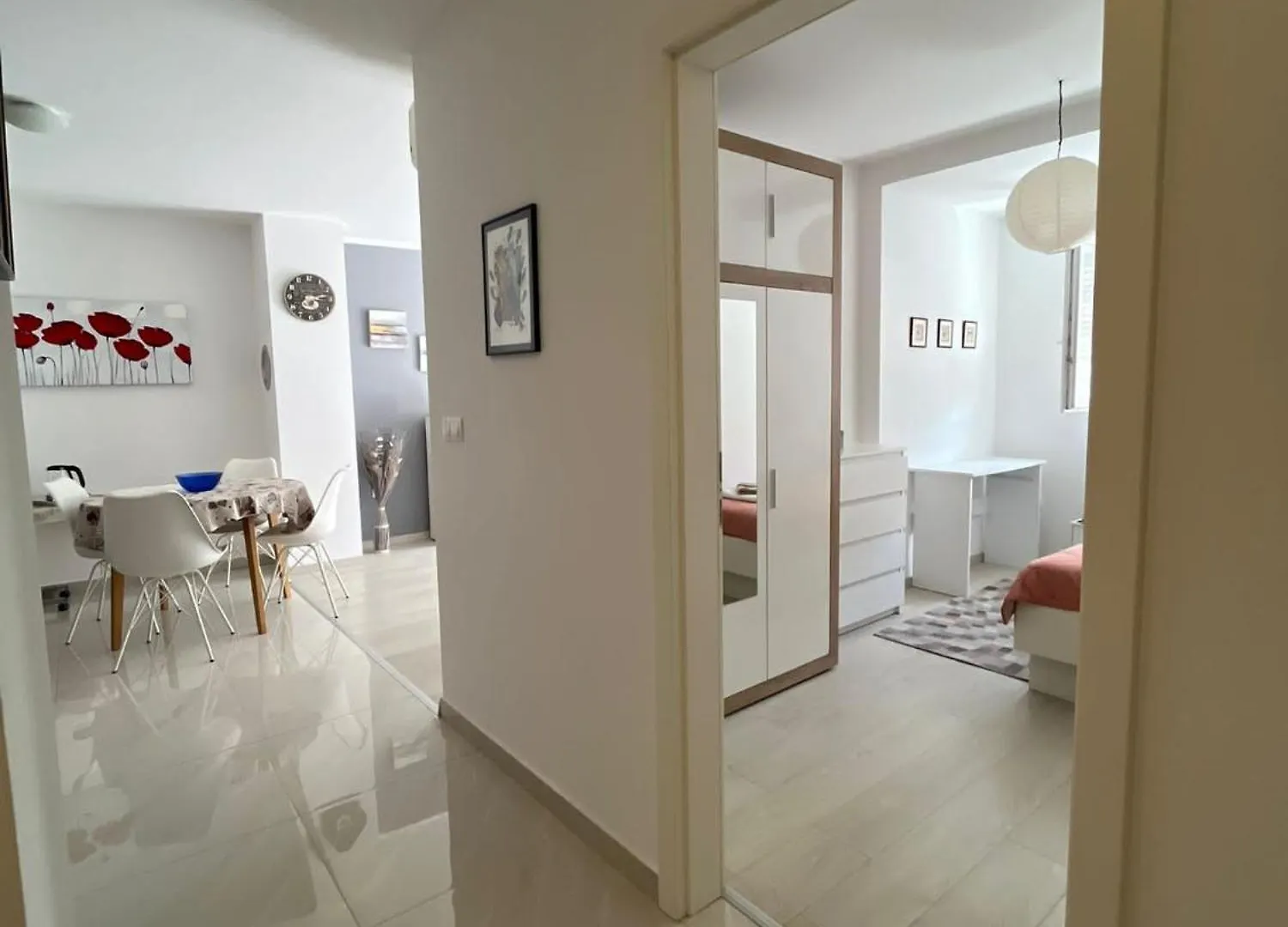 Apartment Pink Sky 풀라