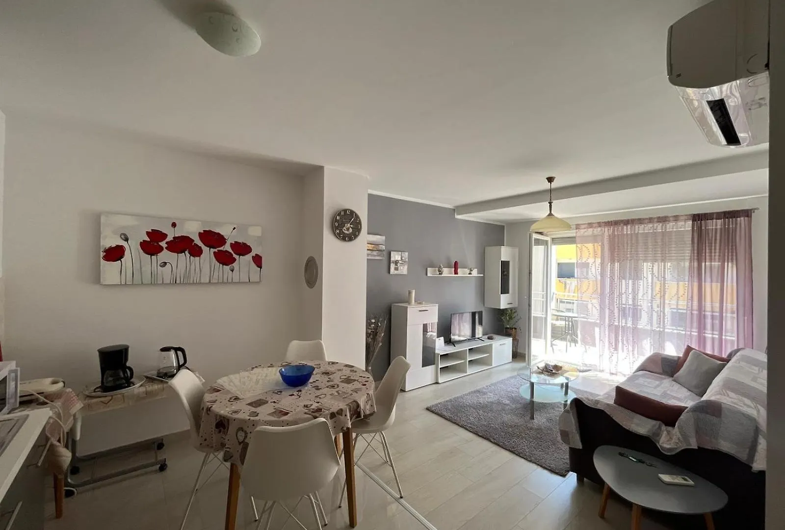 Apartment Pink Sky 풀라